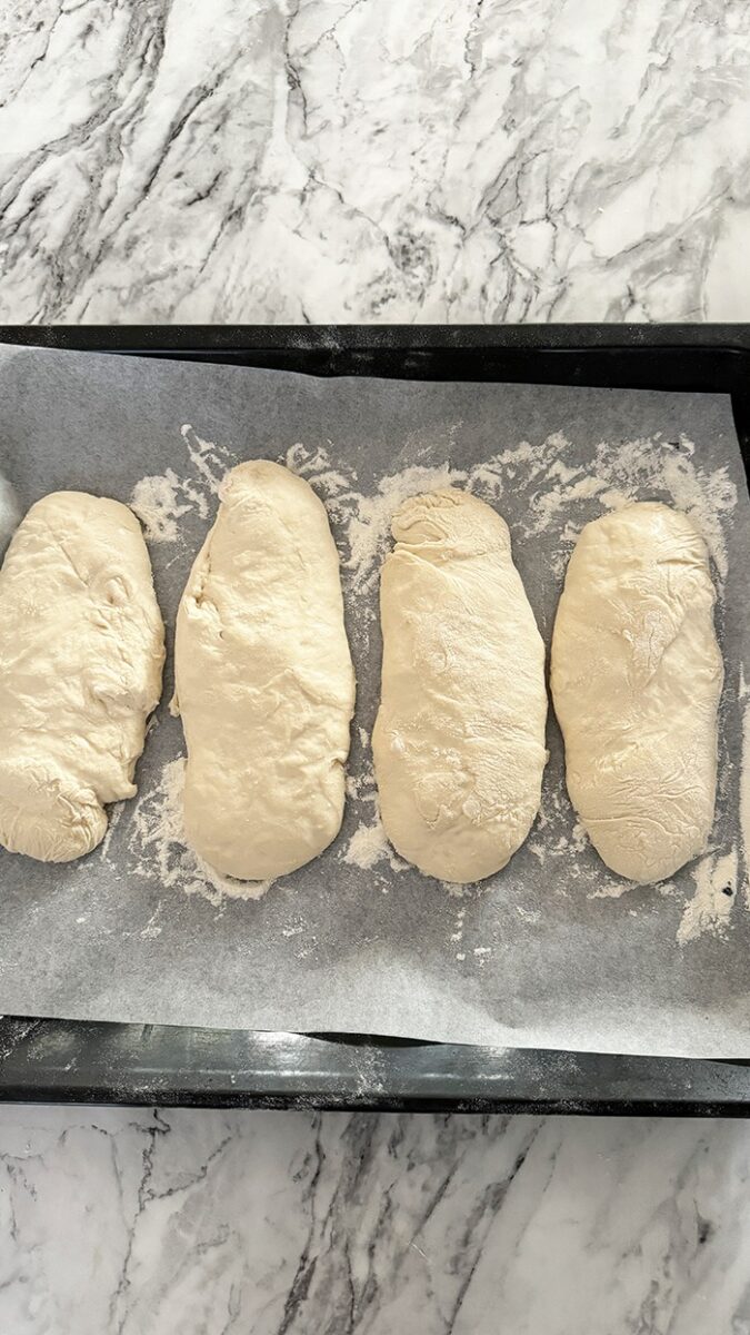 Knuspriges Brot Rezept mit nur 4 Zutaten: Einfach, schnell und lecker! 2 Einfaches knuspriges Brot Rezept 06