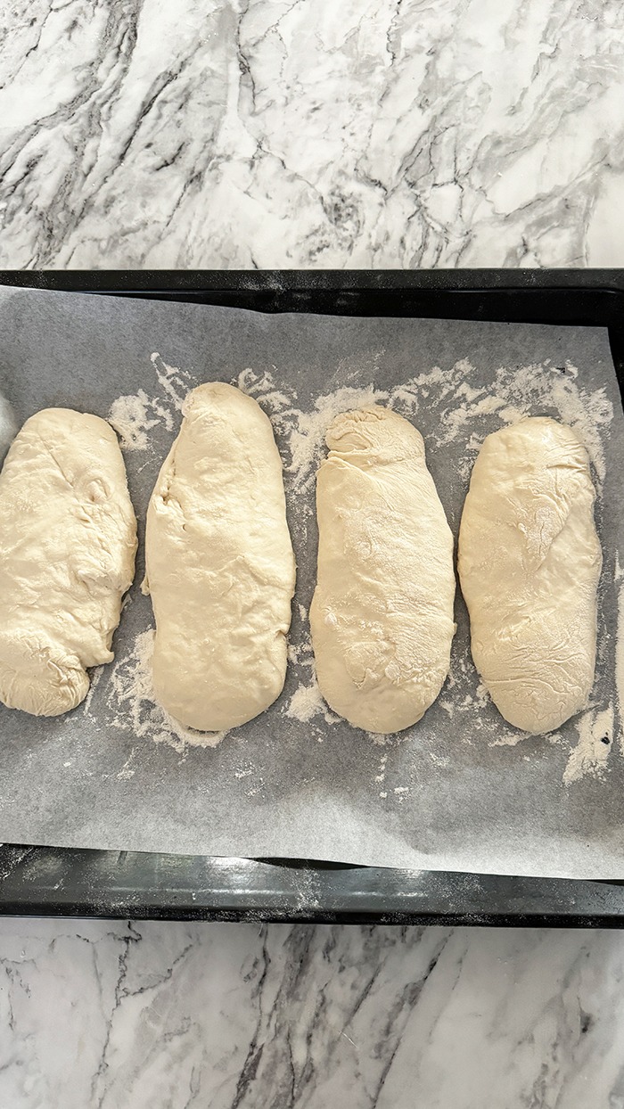 Knuspriges Brot Rezept mit Nur 4 Zutaten - Leicht gemacht