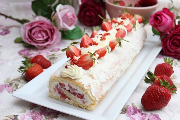 Erdbeer-biskuitrolle mit mascarpone rezept