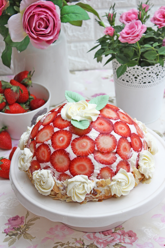 Erdbeer-kuppeltorte | erdbeer-charlotte mit fruchteinlage 2