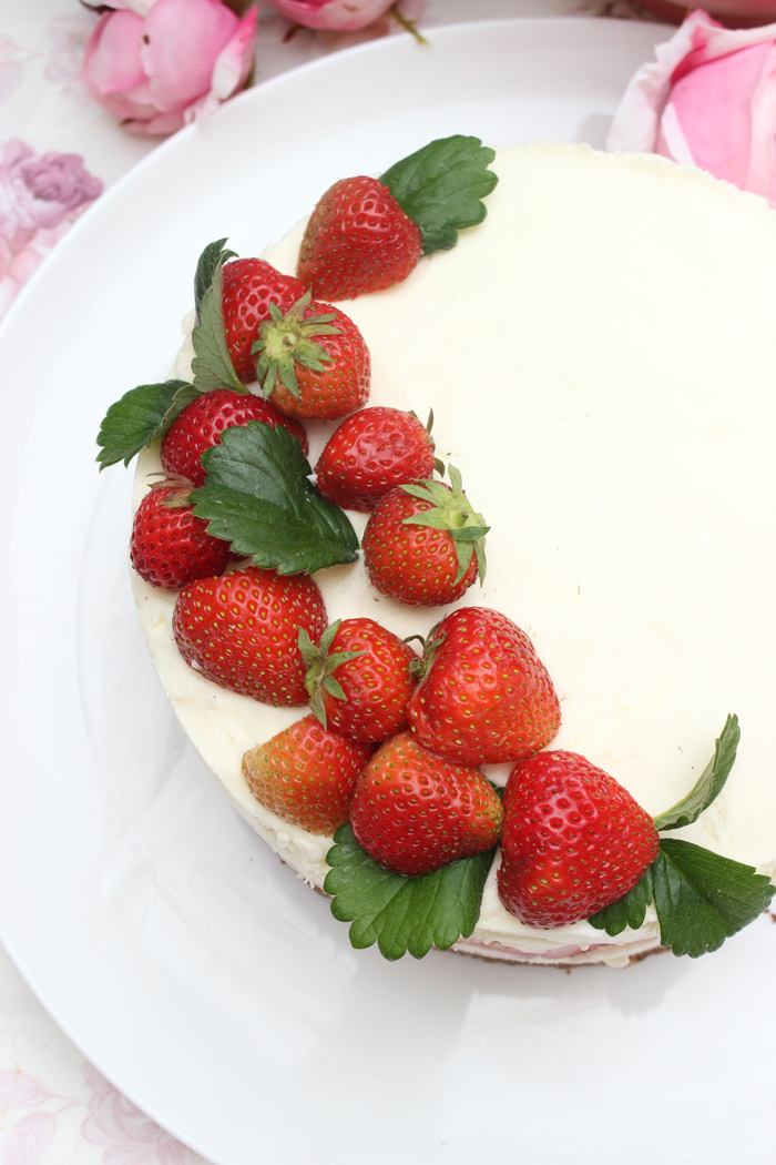 Erdbeer-panna-cotta-torte | no bake cake