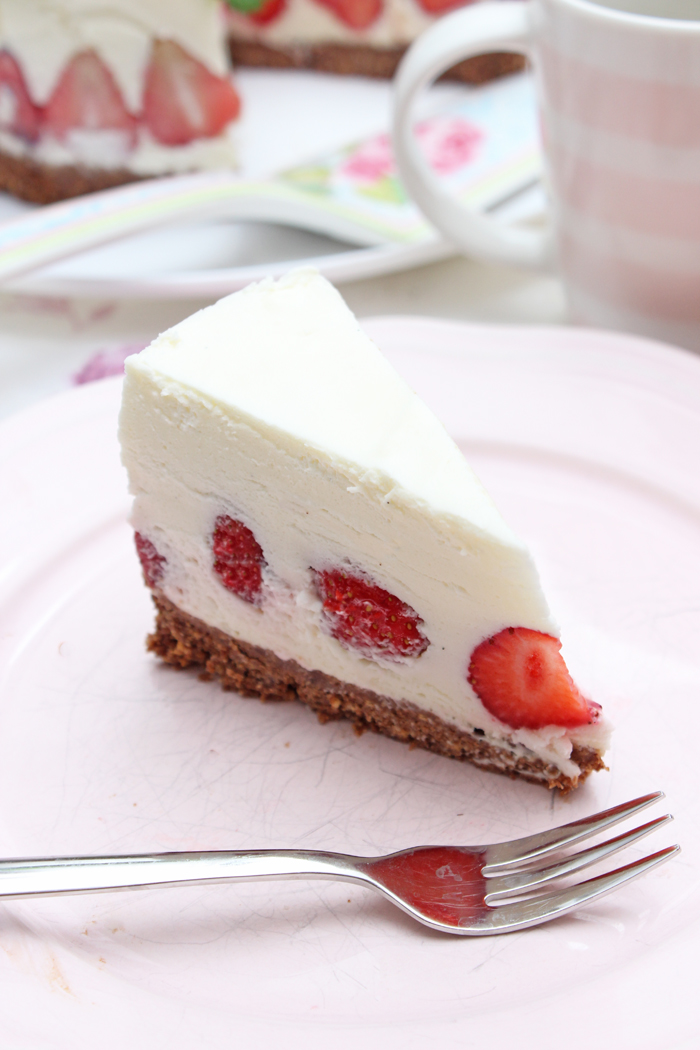 Erdbeer-panna-cotta-torte | no bake cake
