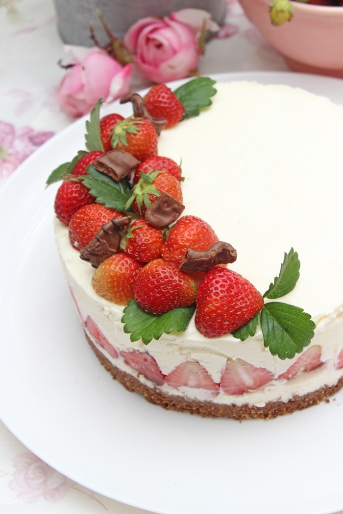 Erdbeer-Panna-Cotta-Torte | No Bake Cake