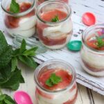 IMG Erdbeer Rhabarber Holundercreme Dessert im Glas TL
