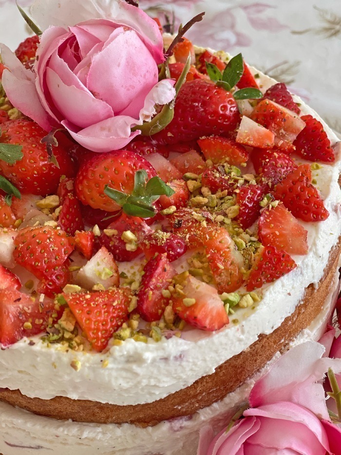 Cremiges und leichtes Erdbeer-Sahne-Torte Rezept