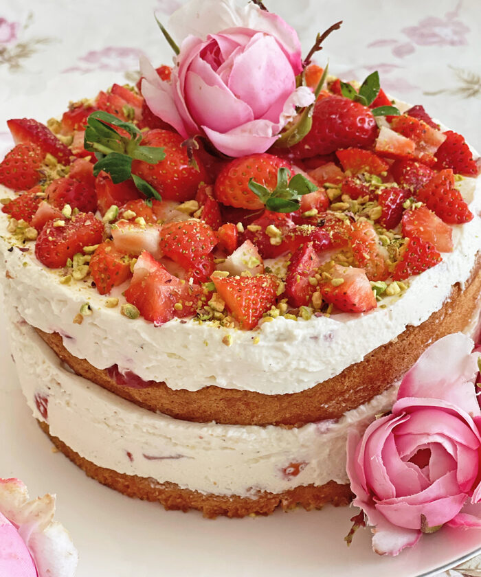 Erdbeer-Sahne-Torte Rezept – Eine leckere cremige und fruchtige Erdbeertorte 2
