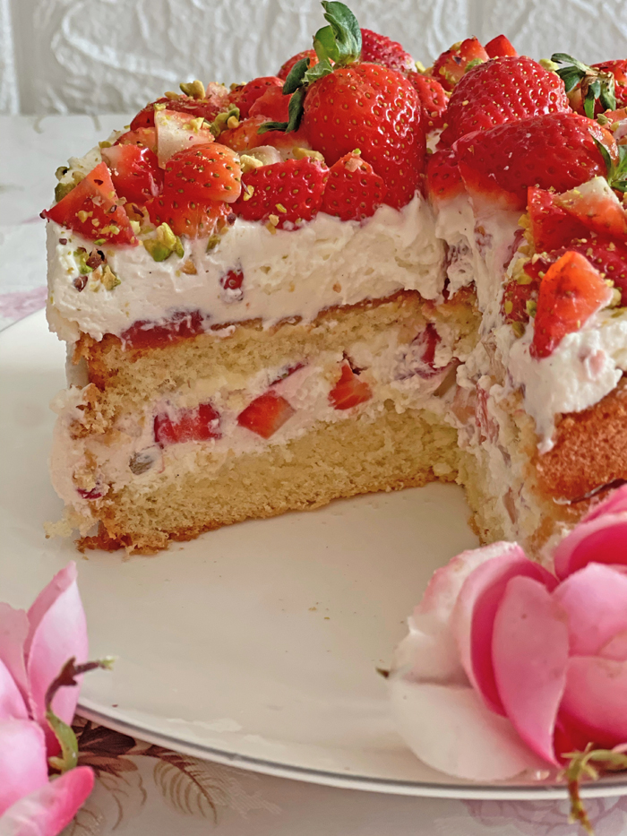 Erdbeer-sahne-torte rezept – eine leckere cremige und fruchtige erdbeertorte