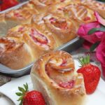 Erdbeer-Schnecken mit Guss: 3 einfache Schritte zum perfekten Sommergebäck