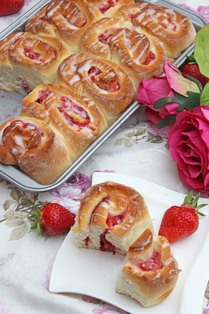 Mega leckeres Erdbeer Schnecken mit Guss Rezept 1