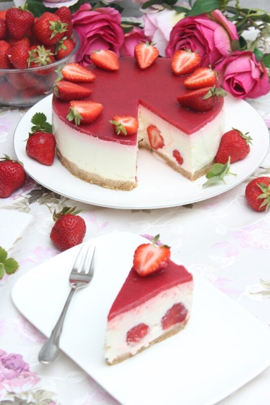 Erdbeer Skyr Torte ohne Backen TL