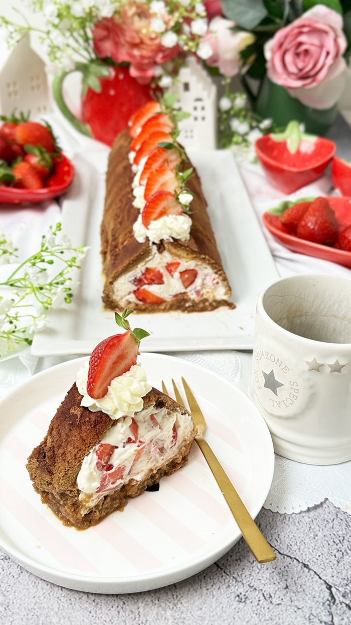 IMG Erdbeer Tiramisu Rolle einfaches Rezept TL
