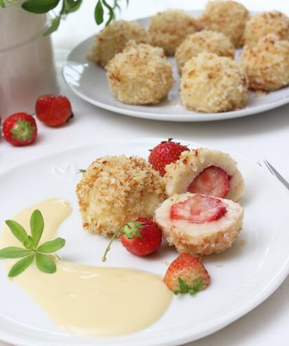 Erdbeer-Topfenknödel mit Waldmeistersoße: 100 % lecker, 100 % einfach! 1 Erdbeer-Topfenknödel mit Waldmeistersoße: 100 % lecker, 100 % einfach!