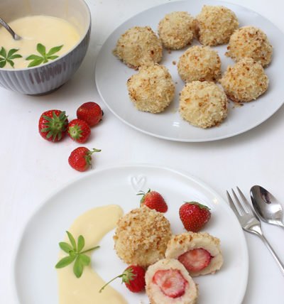 IMG Erdbeer Topfenknödel mit himmlischer Waldmeistersoße TL1