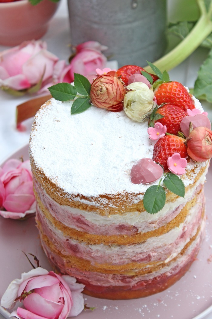 Erdbeertorte mit Rhabarber Rezept