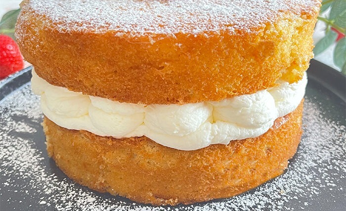 Erdbeer-Victoria-Sponge-Cake Rezept