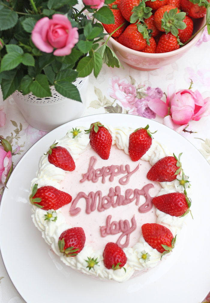 Erdbeermousse Torte zum Muttertag