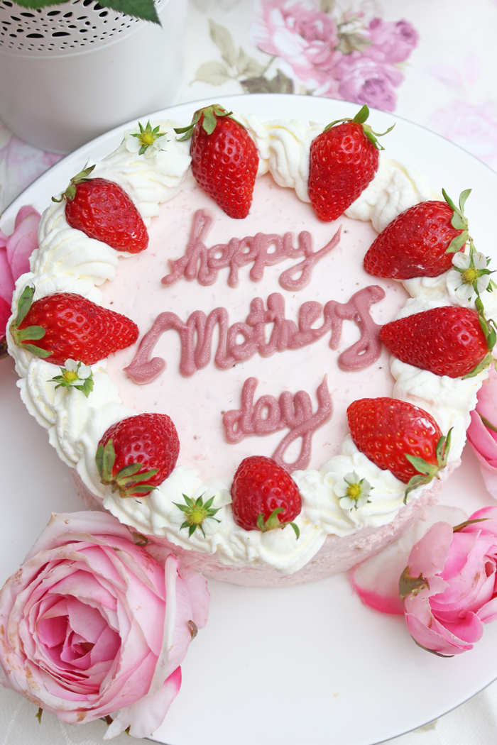 Erdbeermousse Torte zum Muttertag