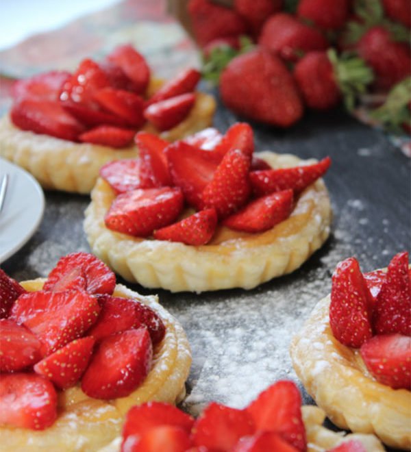 Erdbeertörtchen mit Vanillecreme