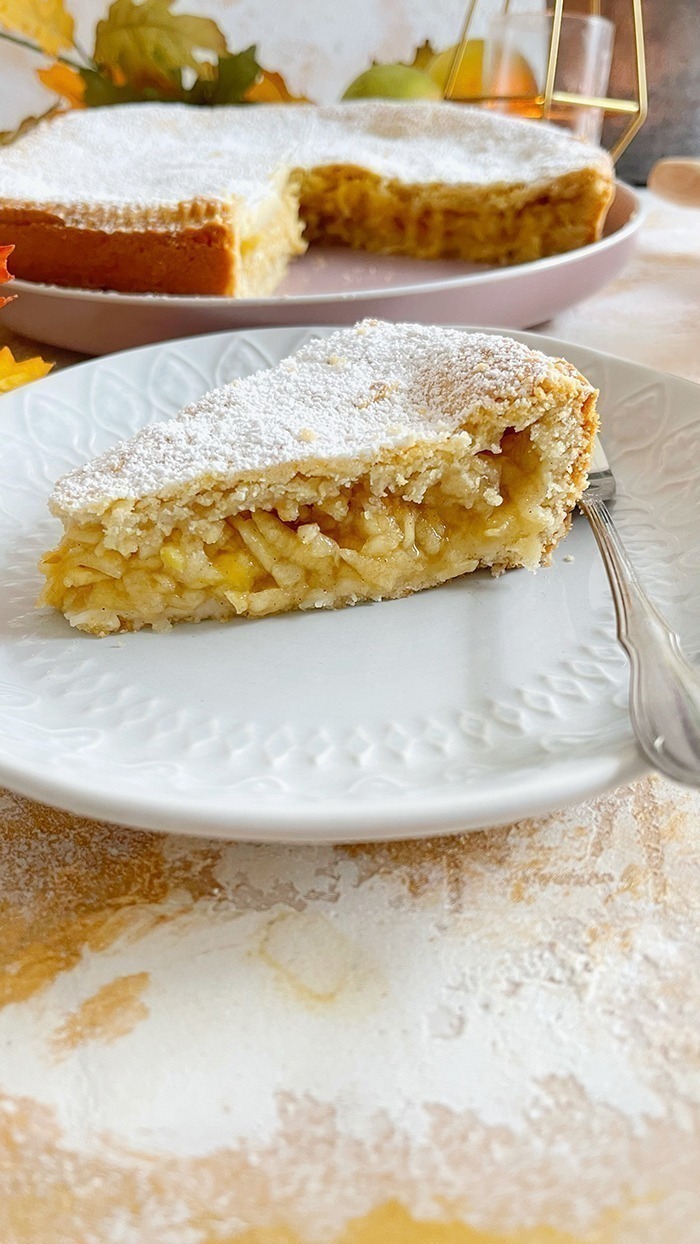 Feiner Apfelkuchen nach Omas Art, Apfelkuchen, traditionelles Rezept, Omas Art, saftige Äpfel, knusprige Streuselkruste, Familienrezept, köstlicher Kuchen