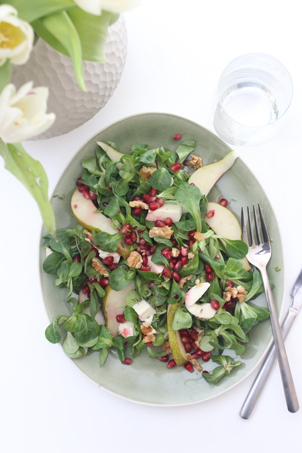 Feldsalat, Ziegenkäse mit Birne und Granatapfeldressing & Frühjahrputz im Staudenbeet 2