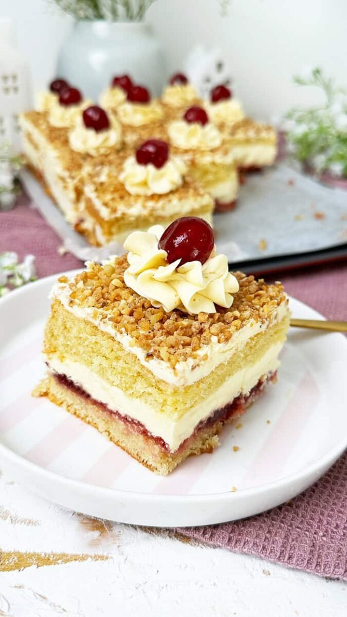 Frankfurter Kranz Schnitten vom Blech: Unglaublich 1 A lecker und einfach gemacht! 1 Frankfurter Kranz Schnitten Rezept