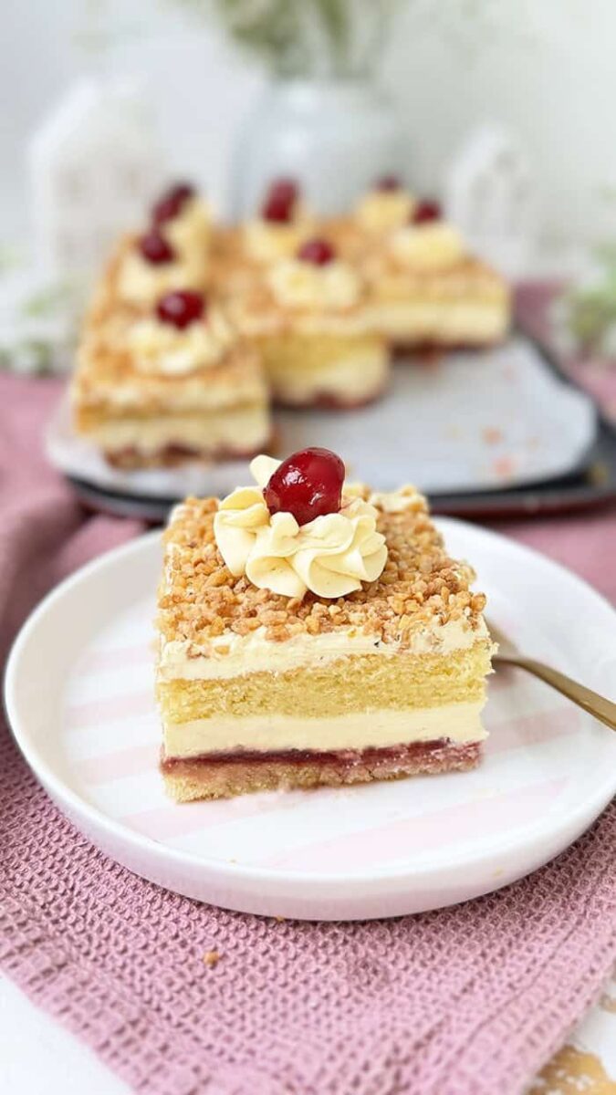 Frankfurter Kranz Schnitten vom Blech: Unglaublich 1 A lecker und einfach gemacht! 6 Frankfurter Kranz Schnitten Rezept