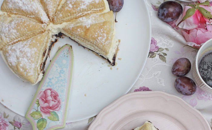 Friesentorte leichte Sahnetorte mit Pflaumenmus