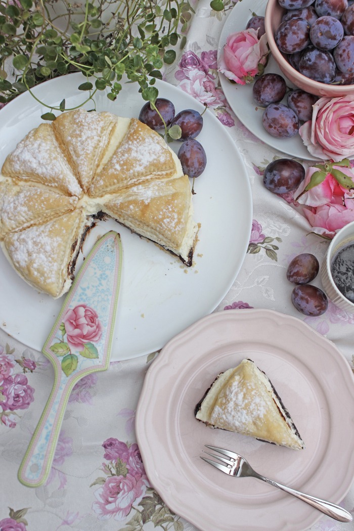 Friesentorte leichte Sahnetorte mit Pflaumenmus