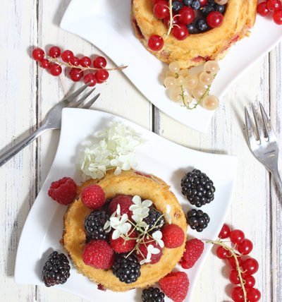 Fruchtige Beeren-Kuechlein mit Schokolade