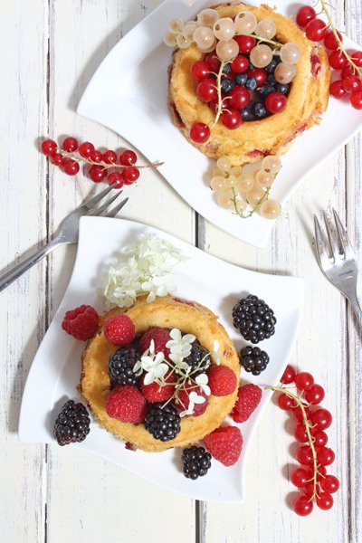 Fruchtige Beeren-Kuechlein mit Schokolade