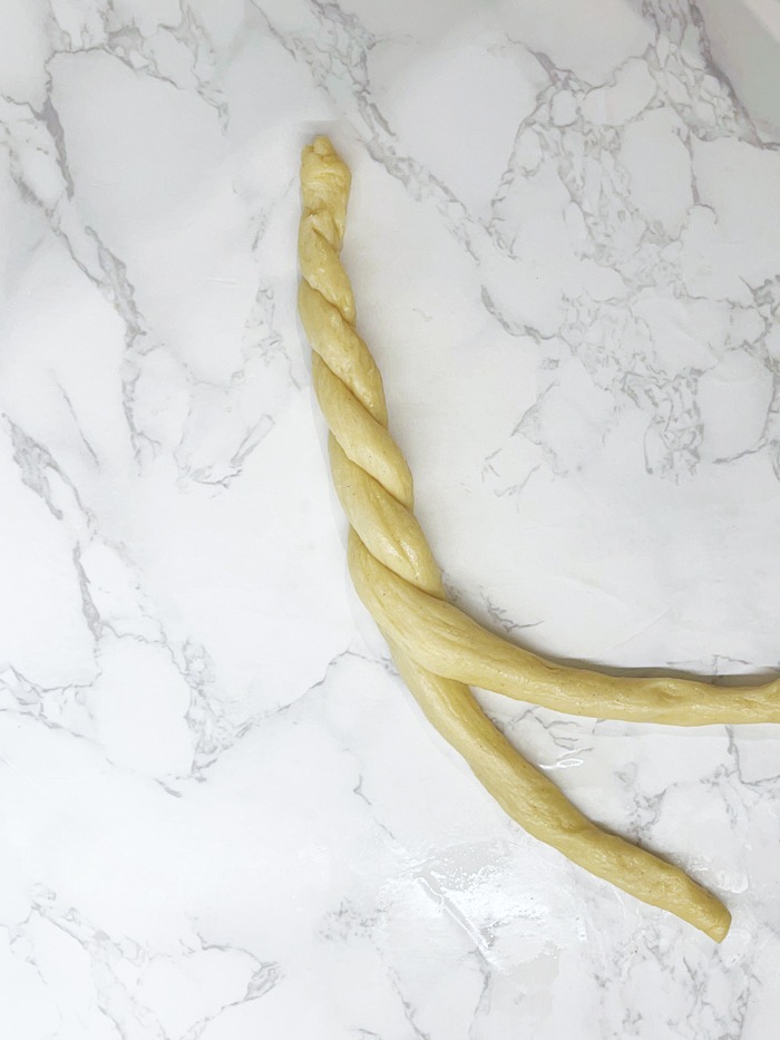 Geflochtenes brioche-osternest rezept