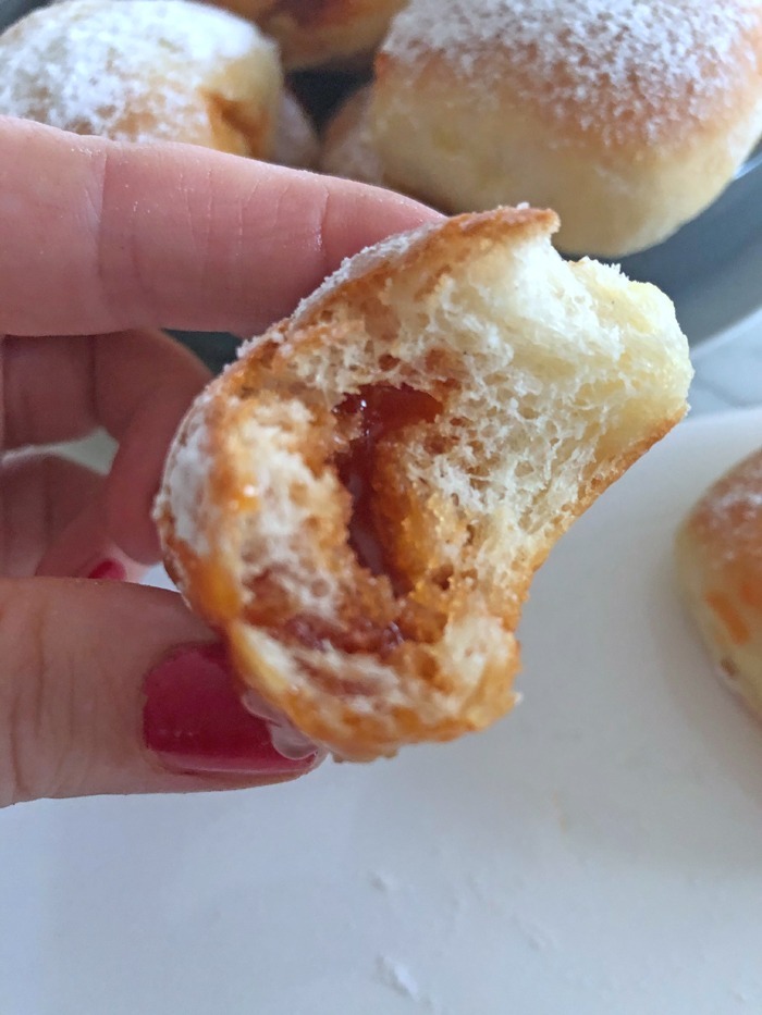 Gefüllte Buttermilch French Beignets 