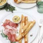 IMG Gefuellte Spargel Yufka Teigblaetter Sticks mit Variationen vom Schinken Thymian Aioli TL