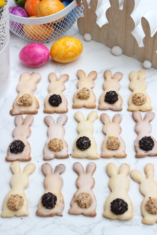 IMG Hasen mit Giotto Bommelschwaenzchen Osterhasen Kekse 08