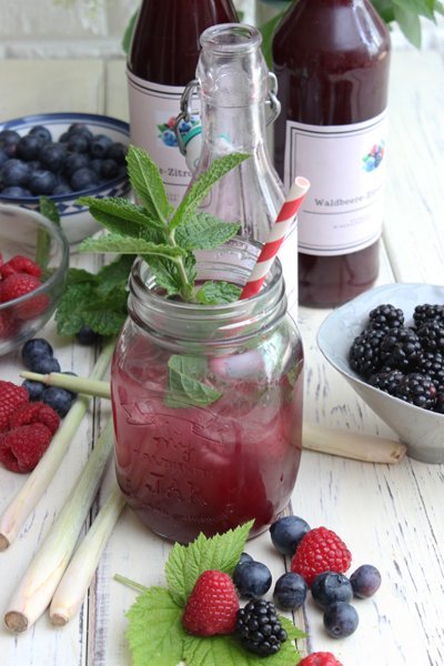 Waldbeeren-Zitronengras-Sirup selbst gemacht 1