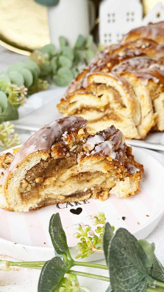 Der beste Hefe-Nusszopf nach Omas Geheimrezept: 4 einfache Tricks Der beste Hefe-Nusszopf nach Omas Geheimrezept: 4 einfache Tricks