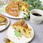 Hefekranz mit Pistazien und Marzipan Osterkranz