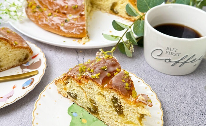 IMG Hefekranz mit Pistazien und Marzipan Osterkranz TL
