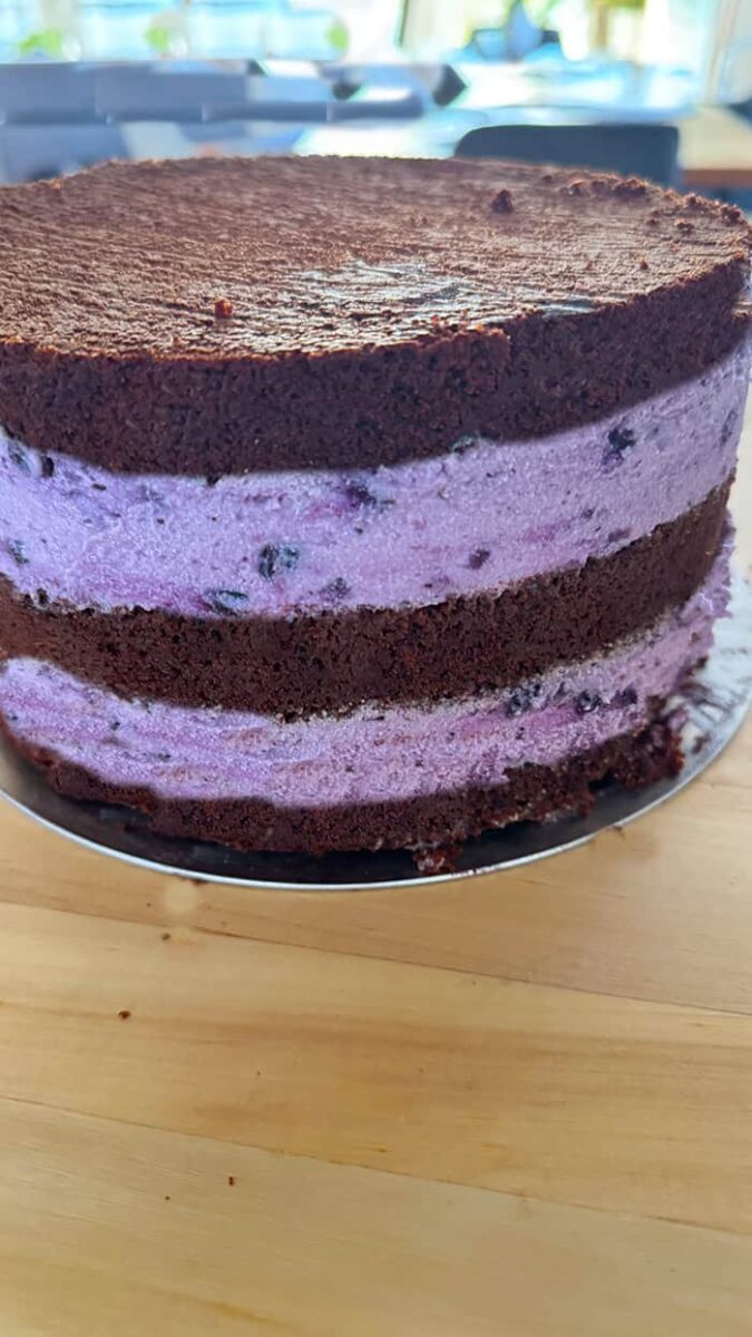 Leckere Heidelbeertorte mit Schokolade: 5 Gründe, warum sie der Star auf jeder Kaffeetafel ist 13 Leckere Heidelbeertorte mit Schokolade: 5 Gründe, warum sie der Star auf jeder Kaffeetafel ist 9