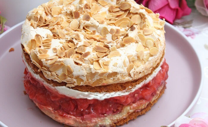 IMG Himmelstorte mit Erdbeeren 28