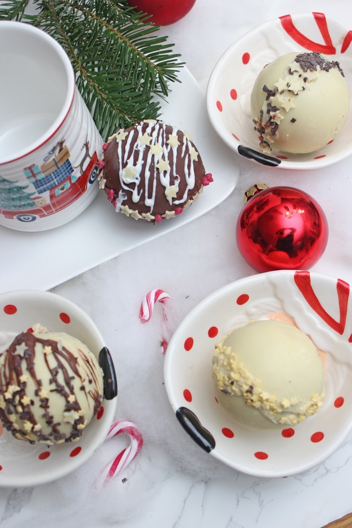 Hot chocolate bombs rezept - heiße gefüllte schokoladenkugeln