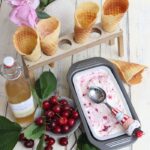 IMG Joghurt Holunder Eis mit Kirschen 2