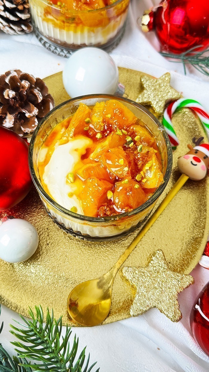 Joghurt-Orangen-Creme mit Lebkuchen Dessert im Glas