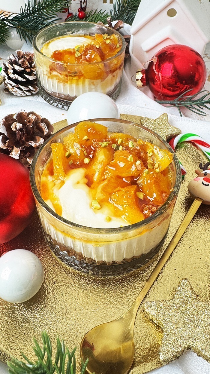 Joghurt-Orangen-Creme mit Lebkuchen Dessert im Glas