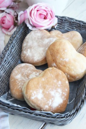 Frühstück zum Muttertag: Leckere Joghurtbrötchen in Herzform 11 Joghurtbroetchen in Herzform 005 bearbeitet 1