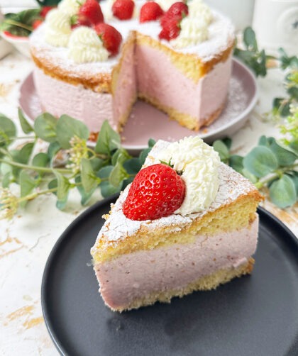 IMG Kaese Sahne Torte mit Erdbeeren Rezept 11