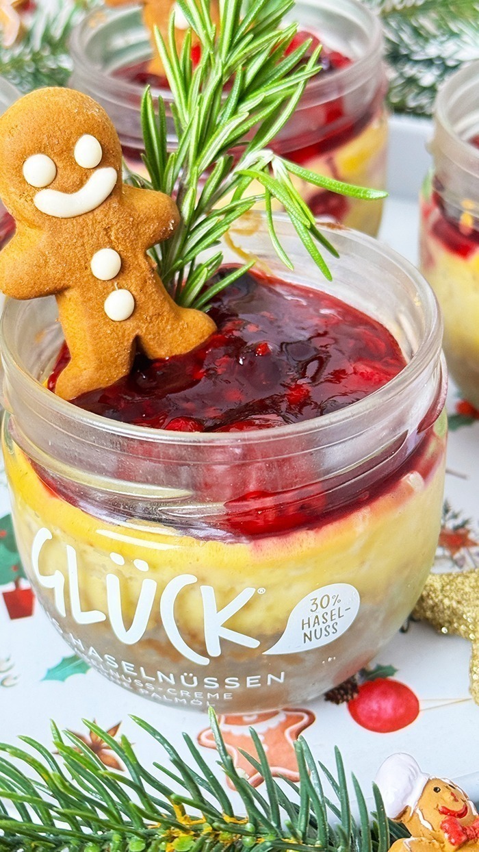 Käsekuchen im Glas mit Glühwein-Beeren zu Weihnachten in 20 Minuten