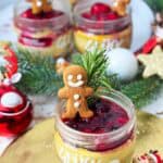 IMG Kaesekuchen im Glas mit Gluehwein Beeren zu Weihnachten 04