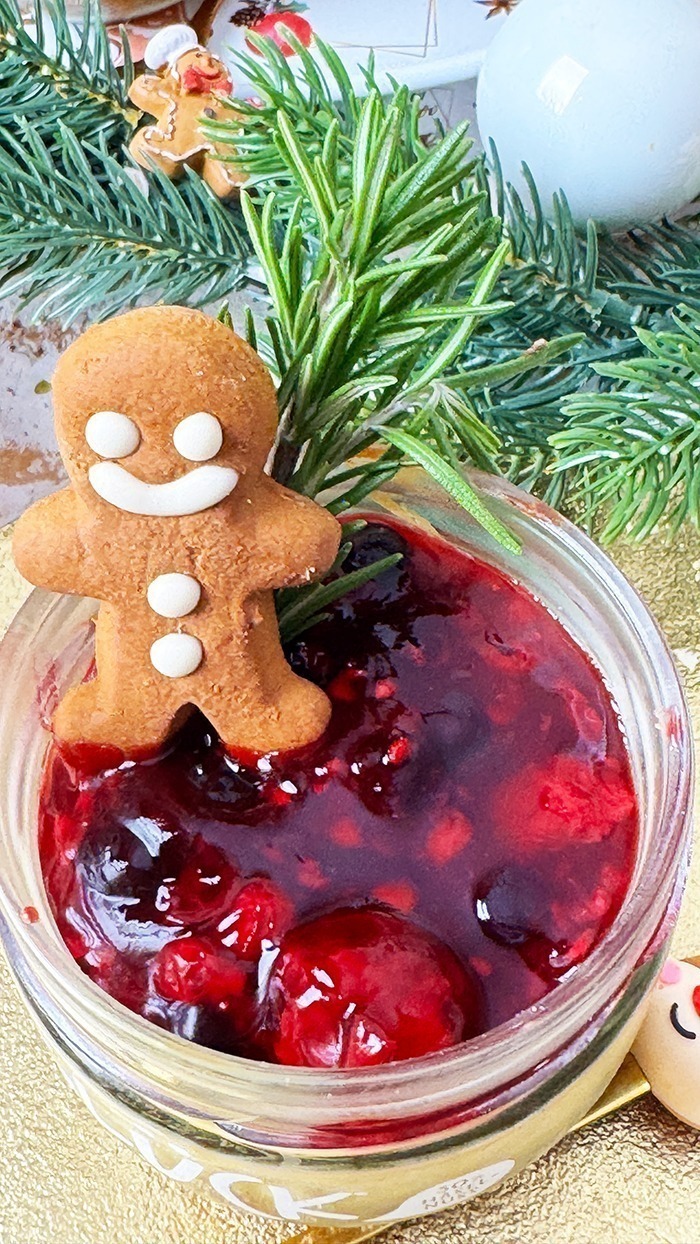 Käsekuchen im Glas mit Glühwein-Beeren zu Weihnachten in 20 Minuten