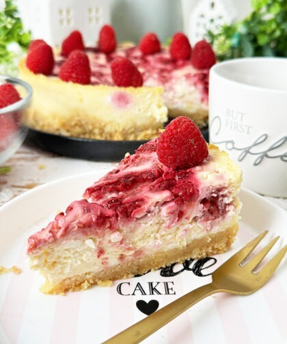 IMG Kaesekuchen mit Himbeeren 03